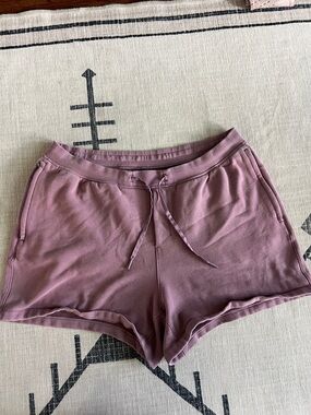 lululemon athletica steady state relaxed fix 5” (color: cyber violet)